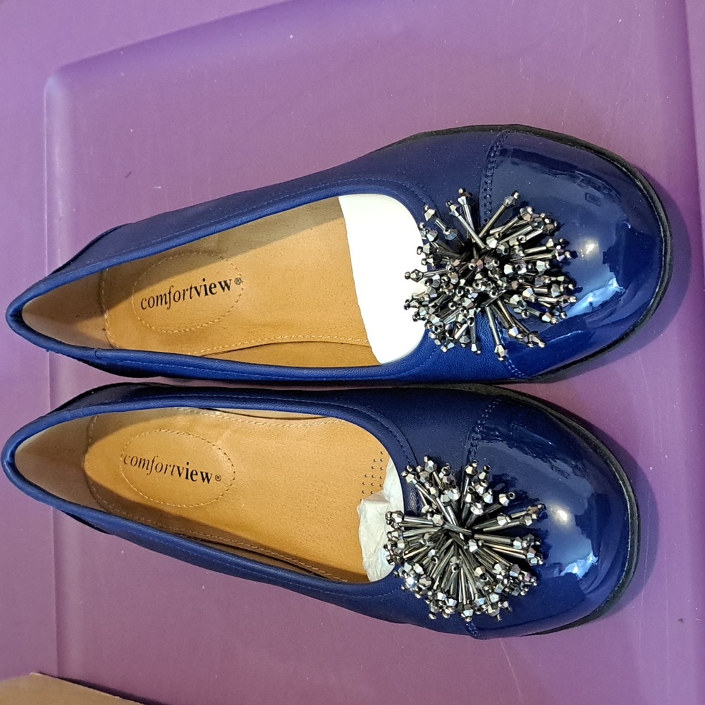 COMFORTVIEW Evening Blue Wedge Flat, Medallion on Round Toe, 7W